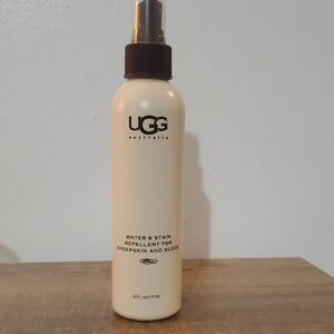 Ugg Austrailia Water & Stain Repellent